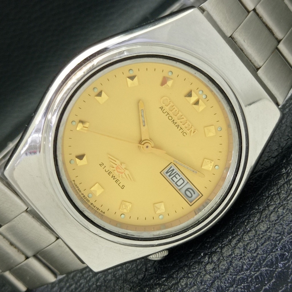 Vintage 1973 Citizen Automatic Mens Silver Watch WDaydate  Gold Accents